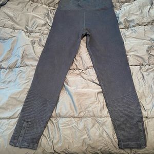 Aerie Offline textured leggings with snap detail NWT